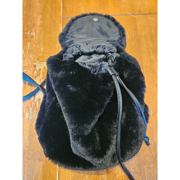 Small Black Fuzzy Furry Soft Backpack Purse Mini Backpack 90's Y2K Fashion - Picture 3 of 4